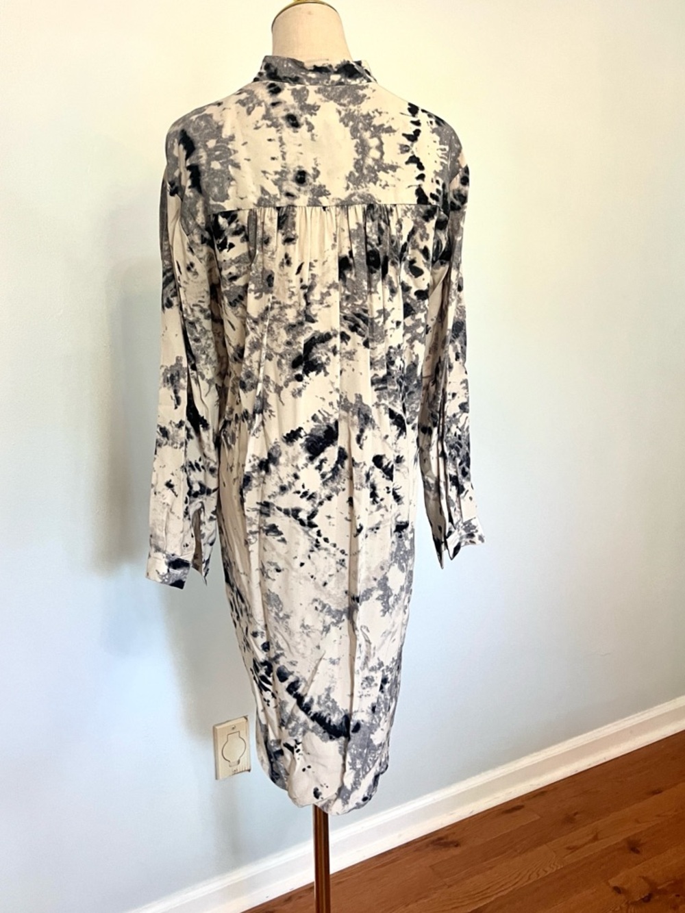 Karen Kane Abstract Tie Dye Tunic Dress Button Front High Low Hem Size Small - Picture 7 of 10